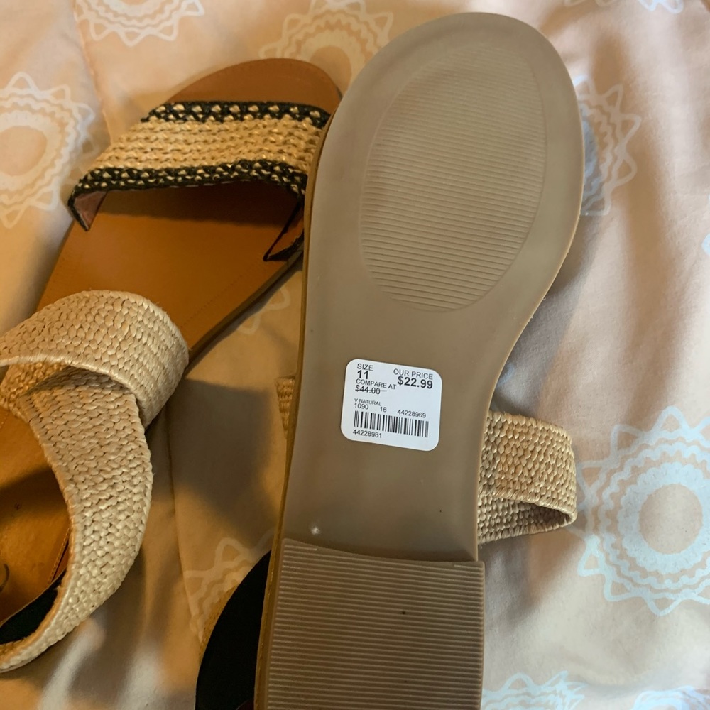 Super cute sandals 😩❤️